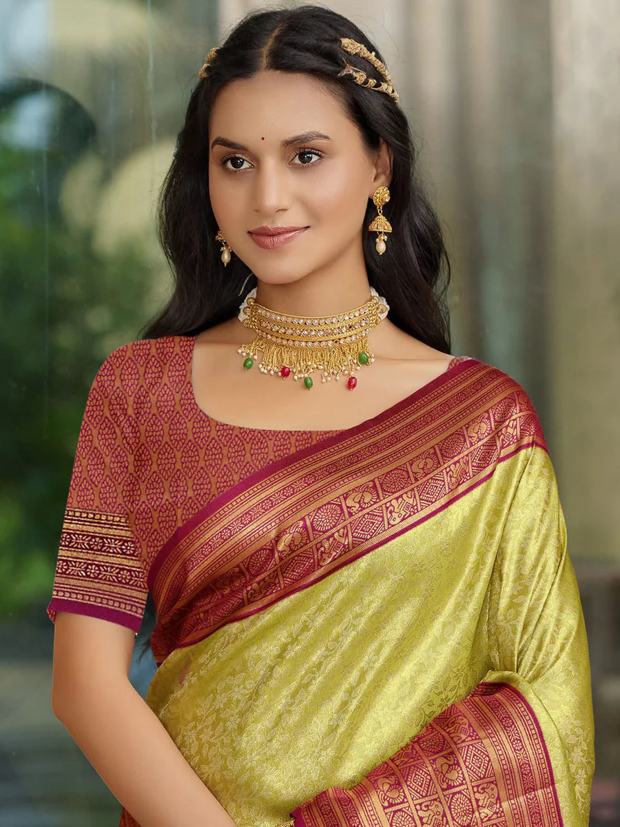 Kanjivaram Silk Saree with Zari Woven Saree With Blouse Piece